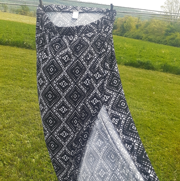 Derek Heart Dresses & Skirts - Women's 2x black and white skirt